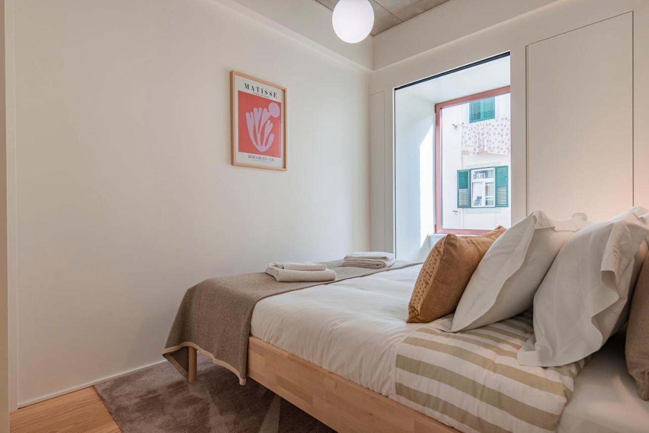 Deluxe 2bdr W/ Patio By Lovelystay Lisbon